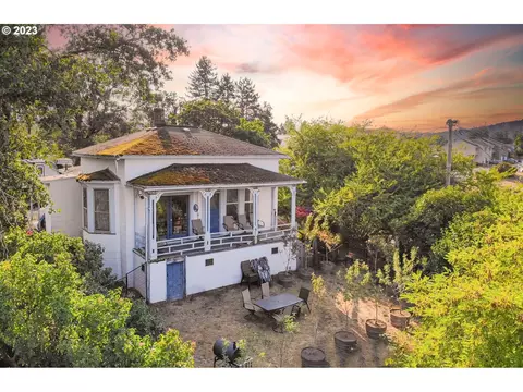260 S 2nd St, Saint Helens, OR 97051