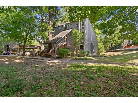 100 Kerr Pkwy #42, Lake Oswego, OR 97035