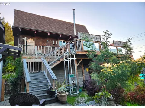 94591 Jerrys Flat Rd, Gold Beach, OR 97444