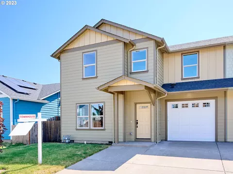 1026 Kennedy St, Woodburn, OR 97071
