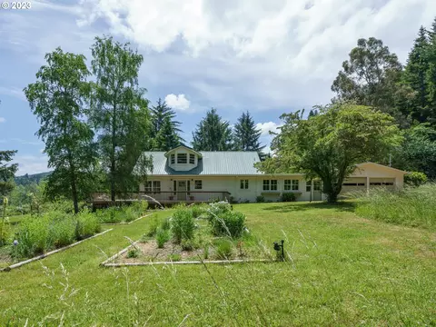 90548 Highway 42s, Coquille, OR 97423