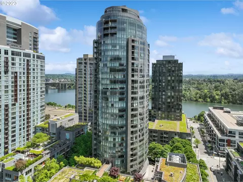 3601 S River Pkwy #2112, Portland, OR 97239