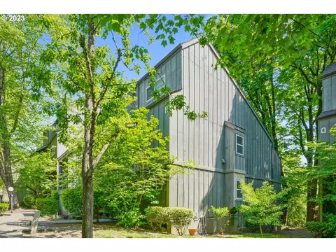 4 Touchstone #107, Lake Oswego, OR 97035