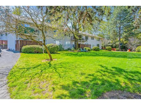 6735 SW Capitol Hill Rd SW #1, Portland, OR 97219