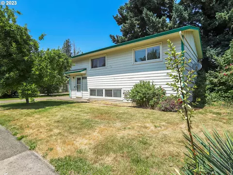 18721 SE Caruthers St, Portland, OR 97233