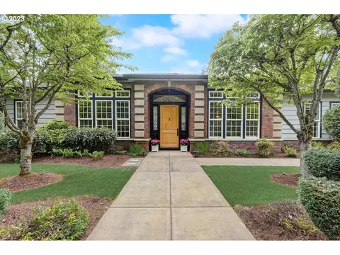 3721 Upper Dr, Lake Oswego, OR 97035
