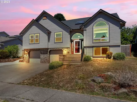 1663 Ammon St, Salem, OR 97304