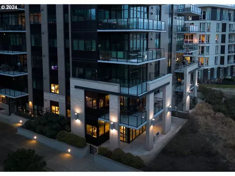 1830 NW Riverscape St #108, Portland, OR 97209