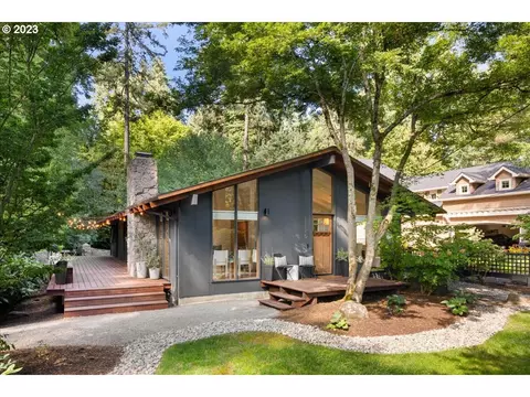 1125 Northshore Rd, Lake Oswego, OR 97034