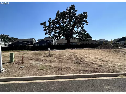 1590 NW Tracy St #54, Mcminnville, OR 97128