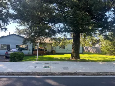 933 SE 174th Ave, Portland, OR 97233