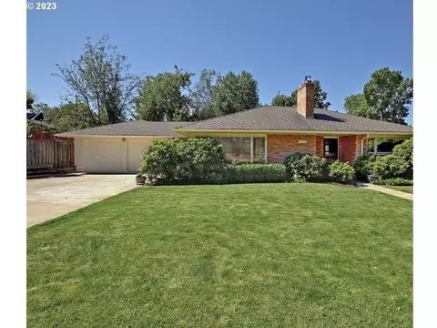 7830 SW Laurel St, Portland, OR 97225