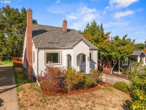 4405 SE Taggart St, Portland, OR 97206