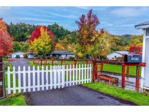 1073 Buckhorn Rd, Roseburg, OR 97470