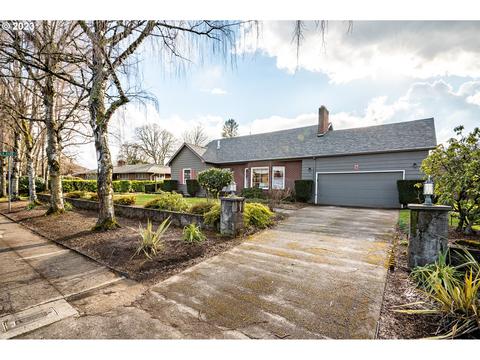 7306 N Willamette Blvd, Portland, OR 97203