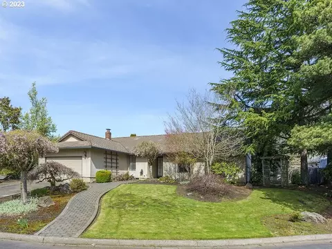8306 NW 13th Ct, Vancouver, WA 98665