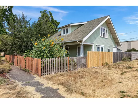 456 Juniper St, Junction City, OR 97448