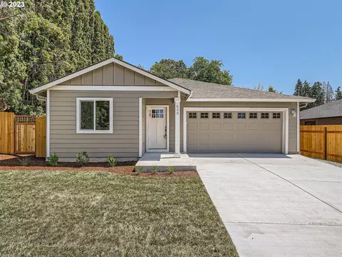 838 12th St, Washougal, WA 98671