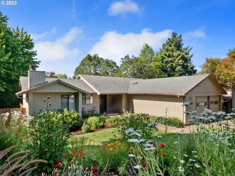 16754 SW Cynthia St, Beaverton, OR 97007