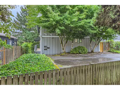 7410 S Virginia Ave, Portland, OR 97219