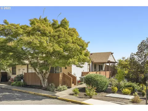 11560 SW Crown Dr #4, King City, OR 97224