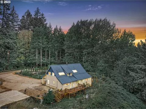 6160 NW Kiacut Rd, Gaston, OR 97119