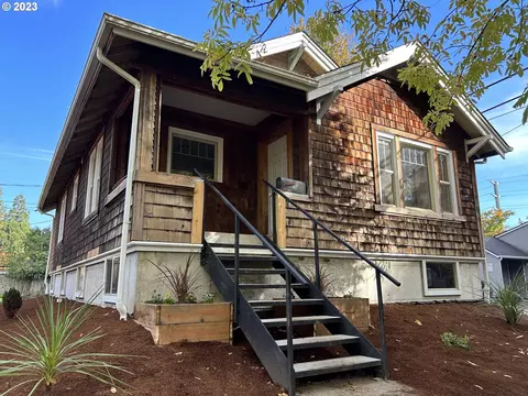 1243 Adams St, Eugene, OR 97402