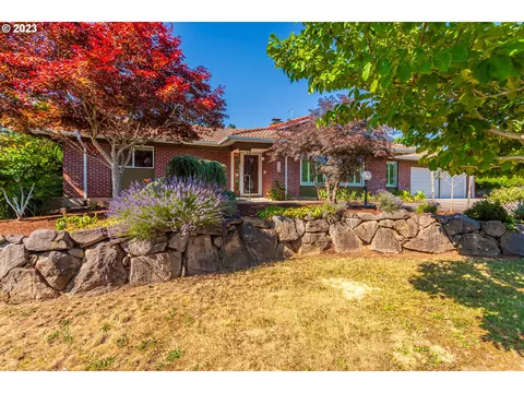 408 W 35th St, Vancouver, WA 98660