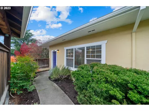 5824 NE 6th Ave, Portland, OR 97211