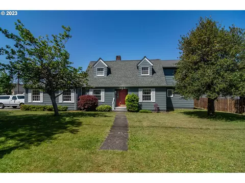 330 Bender St, Myrtle Point, OR 97458