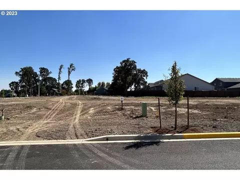 1518 NW Tracy St #30, Mcminnville, OR 97128