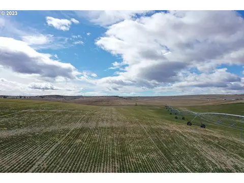 SW Dover Ln, Madras, OR 97741