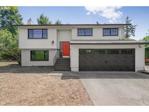 18900 SE Myrtle Ct, Damascus, OR 97089
