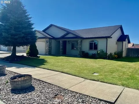 1075 F St, Baker City, OR 97814