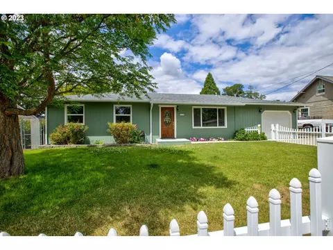 868 NE Church Ave, Roseburg, OR 97470