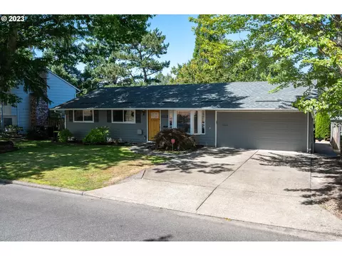 13575 SW Sw Pkwy, Beaverton, OR 97005