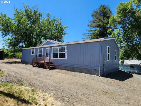 269 Pleasant Ave, Roseburg, OR 97470