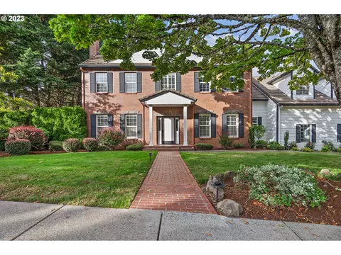 14744 SW Scarlett Dr, Portland, OR 97224