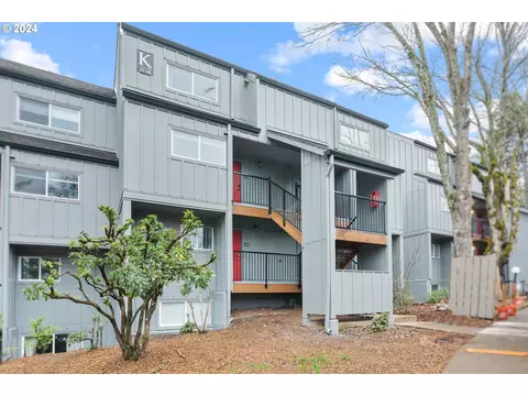 4 Touchstone #68, Lake Oswego, OR 97035