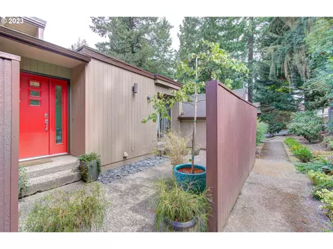13505 NE Regents Dr, Vancouver, WA 98684