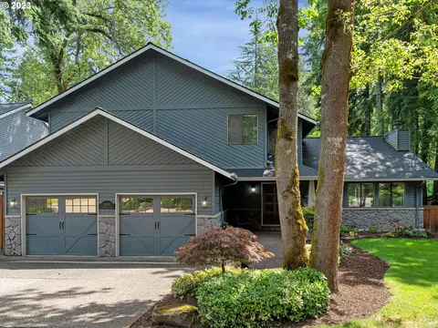 18000 Sarah Hill Ln, Lake Oswego, OR 97035