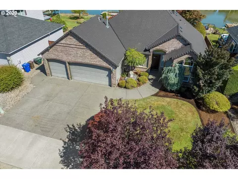 21907 NE Alton St, Fairview, OR 97024