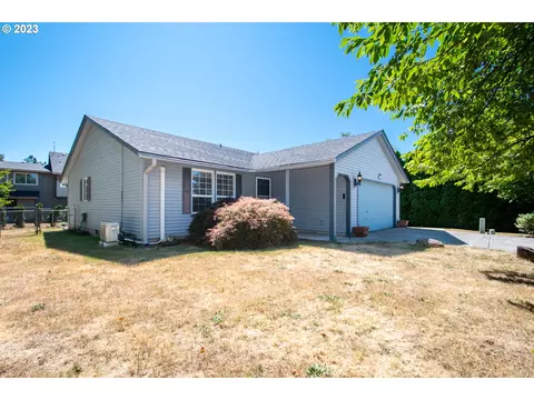 442 10th St, Washougal, WA 98671