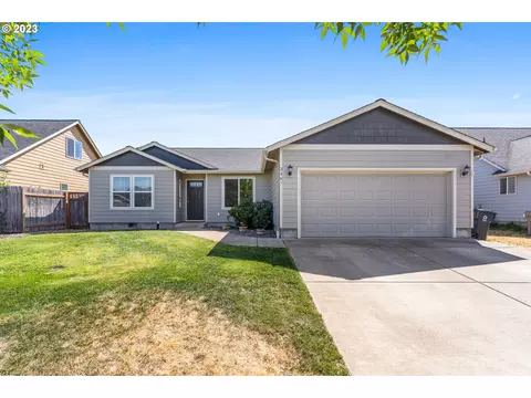 3487 Hawk Arrow Dr, Lebanon, OR 97355