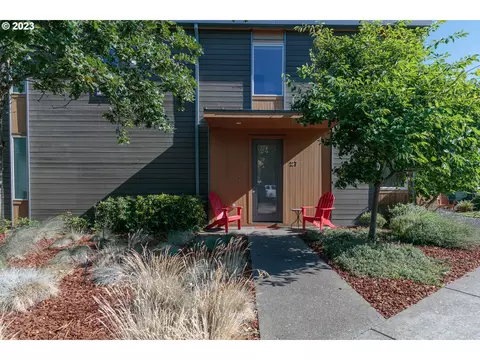 27 Mosier Creek Pl, Mosier, OR 97040