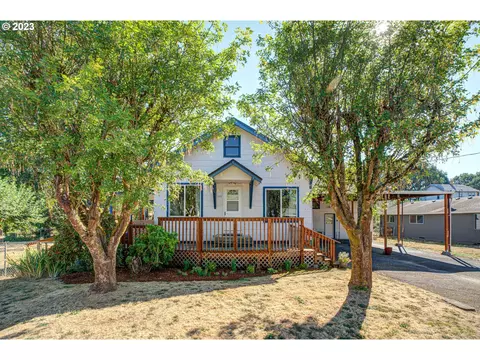 344 S 14th St, Saint Helens, OR 97051