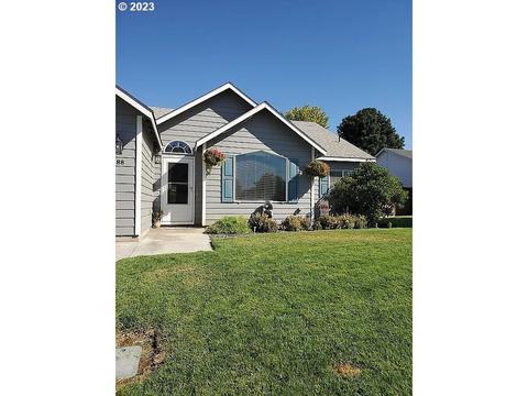 688 W Wren Ave, Hermiston, OR 97838