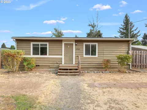 5703 SE Flora Dr, Milwaukie, OR 97222