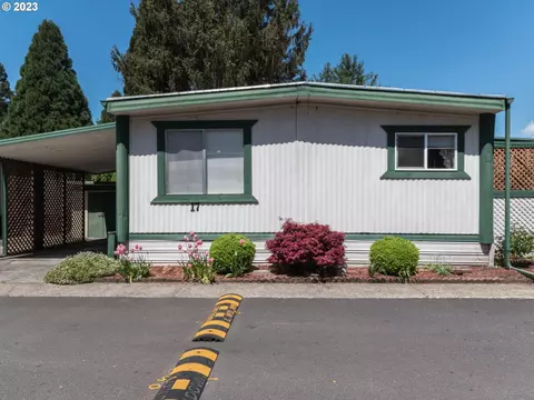 20145 NE Sandy Blvd #17, Fairview, OR 97024
