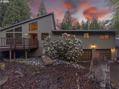 827 SE 27th St, Gresham, OR 97080